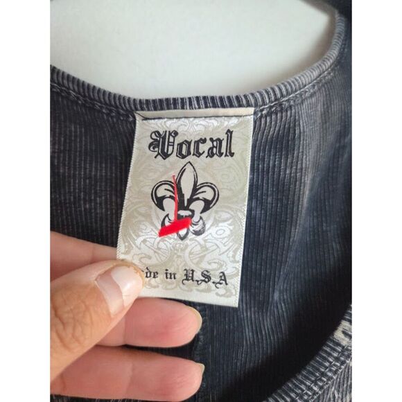 Vocal Fleur Charcoal Grey Rhinestone Embellishement Cotton Sharkbite Top Large - Picture 6 of 7